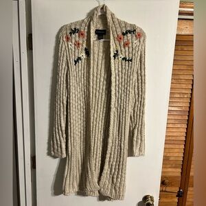 Vintage Beige Cable Knit Cardigan with Embroidered Floral Accents